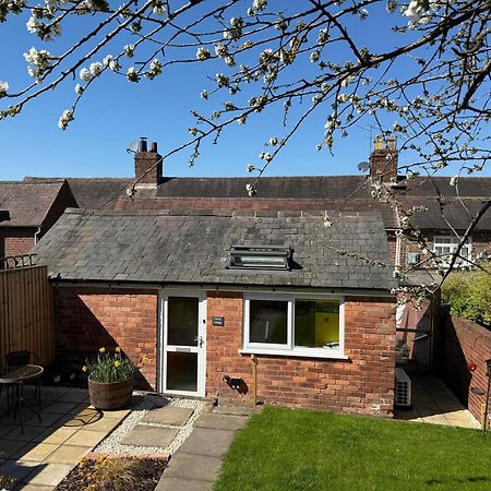 Cherry Cottage Retro Stay, Stourport-On-Severn Exterior photo